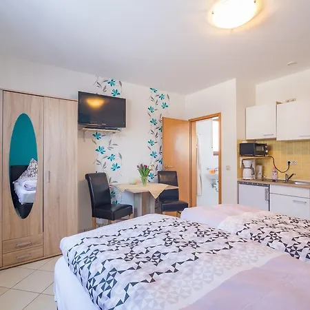 Studiohaus Haus Roswitha * Geisfeld (Rhineland-Palatinate)